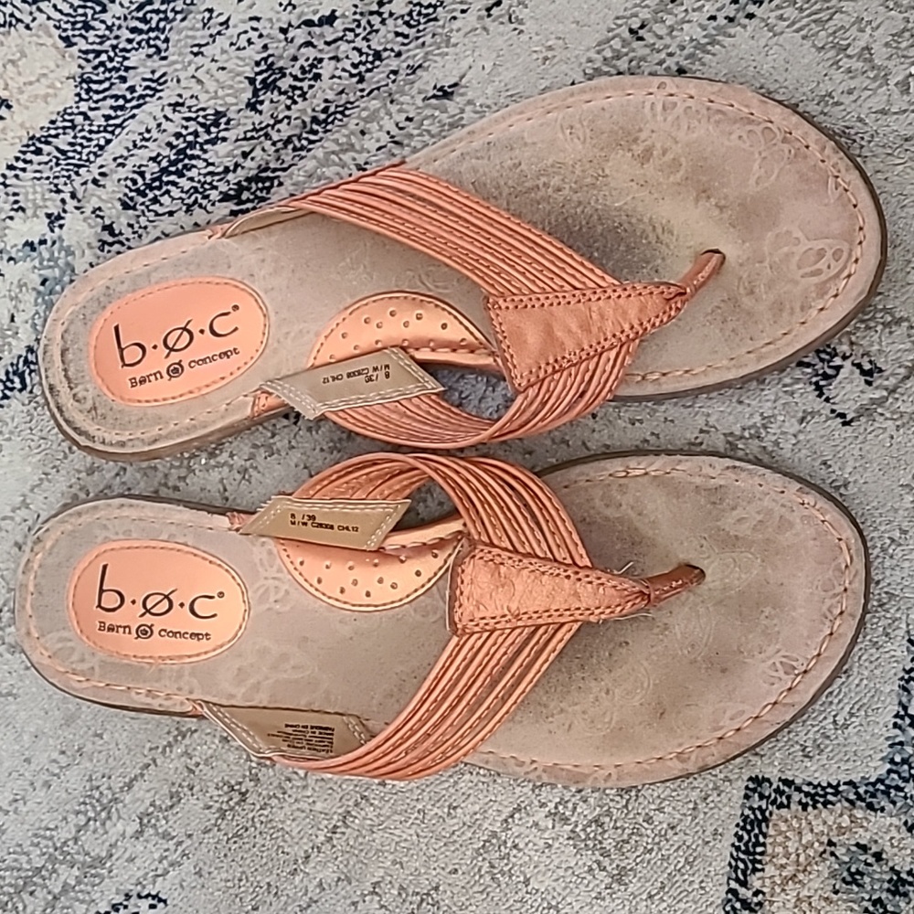 🌟5 for $30 🌟 Leather b.o.c. Sandals - size 8